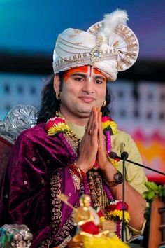 Aniruddhacharya photo